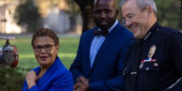 Former LA deputy mayor will plead guilty to making fake bomb threat at City Hall