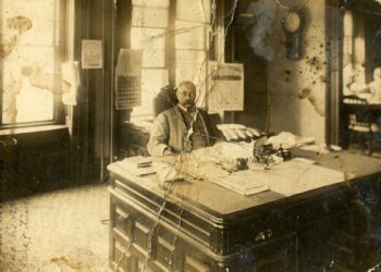 America Had No Income Tax Until 1913 — This Is How Government Got Paid Before That