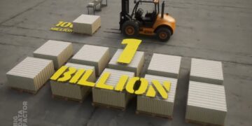 True Scale of a Billion and Trillion Dollars compared